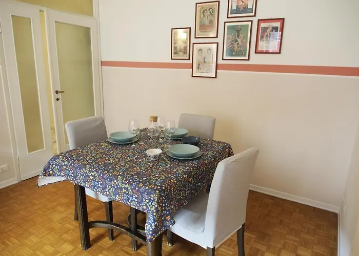 Spacious And Bright Two-room In Bocconi Lägenhet