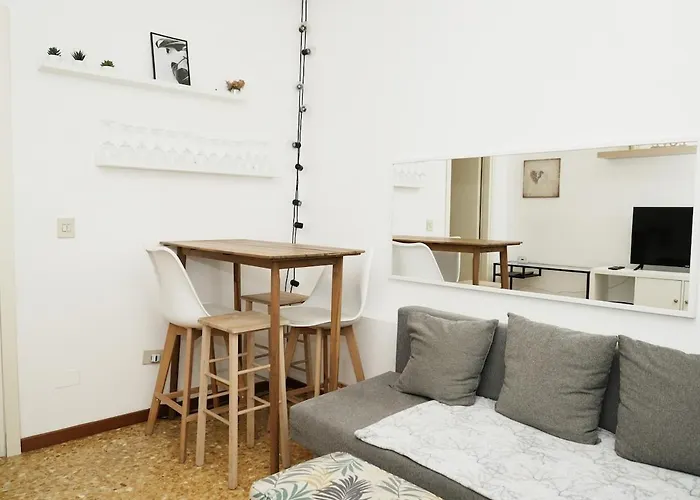 Casaportavenezia - 5 Min M1 And M3 *