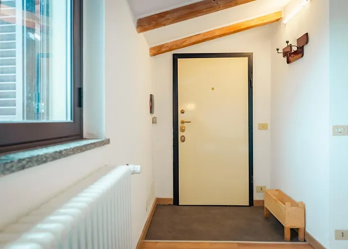 Apartman Luminosa Mansarda Con Travi In Legno Milánó