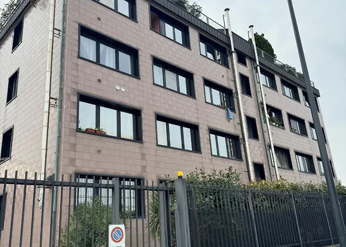 Dergano 1 Near Metro Stop Apartment