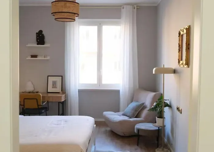 Lumiere Bloom Apartment *