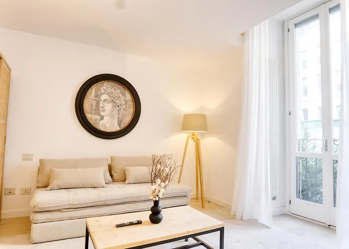 Daire San Babila Elegant Duplex - Design District Milano