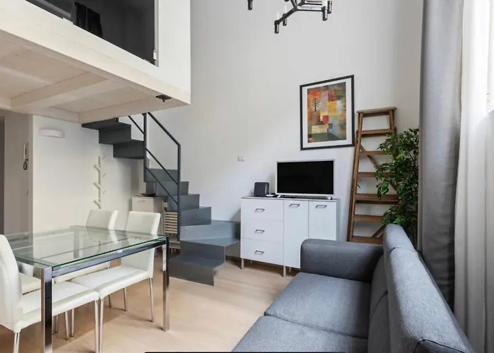 Апартаменты Giusti Two-bedroom Duplex - Arco Della Pace & Sempione Park - Sleeps 5 Милан