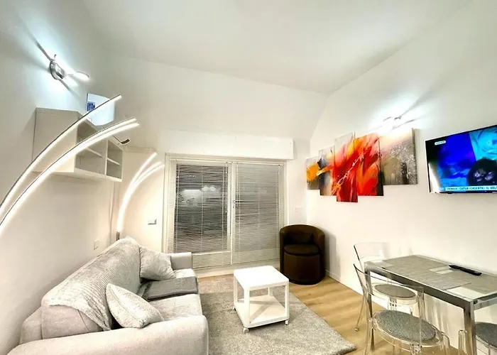 Cozy On An Upper Floor Near Missori And Vetra Metro Station - W3 Apartmán Milán