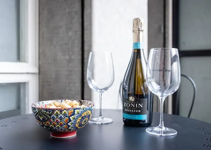 Daire Duomo 7 Min - 3 Bedrooms, Terrace & Parking Milano