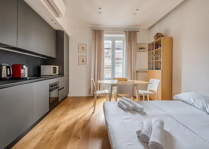 Porta Venezia Charme-2km From Centrale-15' Airport Апартаменты *