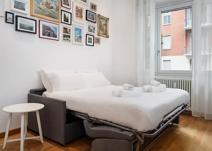 Holi California - Lovely With Metro Steps Away