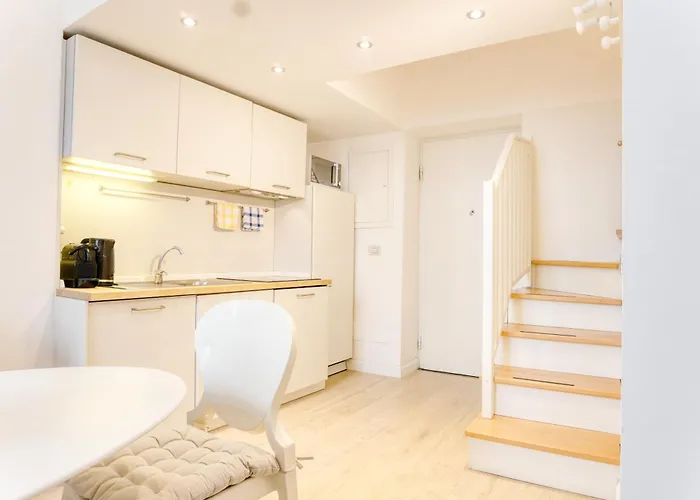 San Babila Elegant Duplex - Design District *