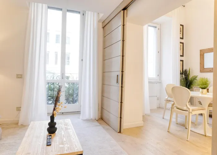 San Babila Elegant Duplex - Design District Milano