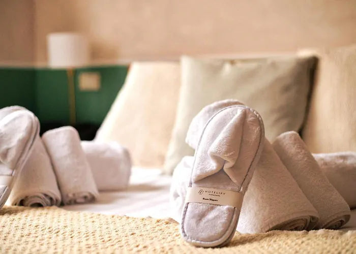 Elegant Three In Porta Romana By Mastery Milán