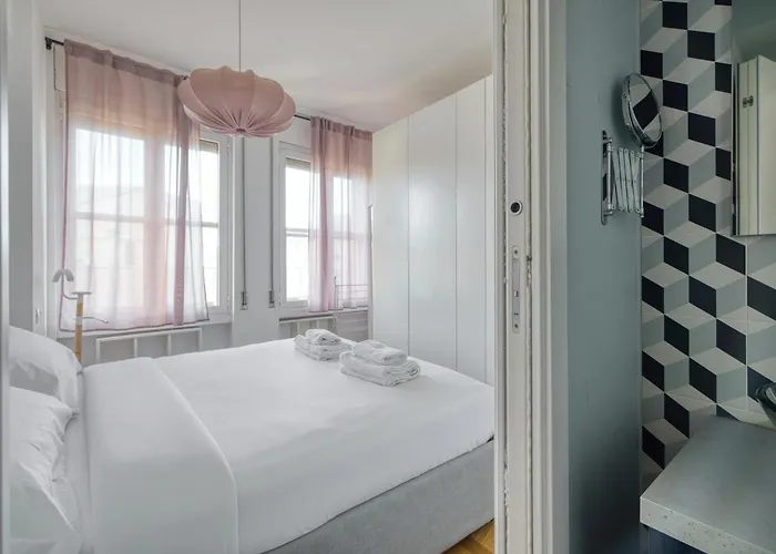 Just Urban - Stylish One-bedroom Near The Duomo Apartman *