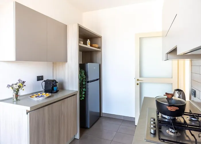 Duomo 7 Min - Panoramic Terrace & Two Bedrooms דירה מילאנו