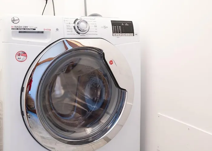 Duomo 7 Min - 3 Bedrooms, Terrace & Parking * Milano