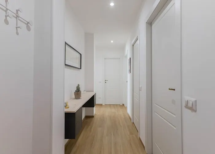 Wonderful In Design District - 2 Bedroom *