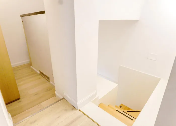 San Babila Elegant Duplex - Design District *