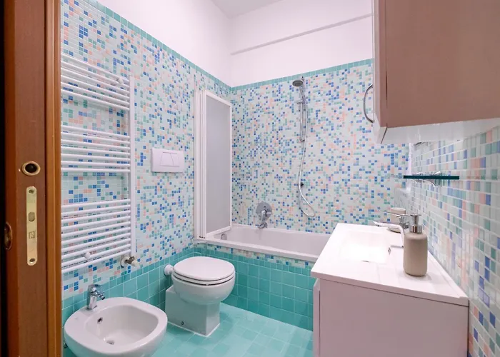 Trilocale Spazioso E Accogliente L 7 Ospiti I 2 Bagni I Box Incluso I A Niguarda Daire *