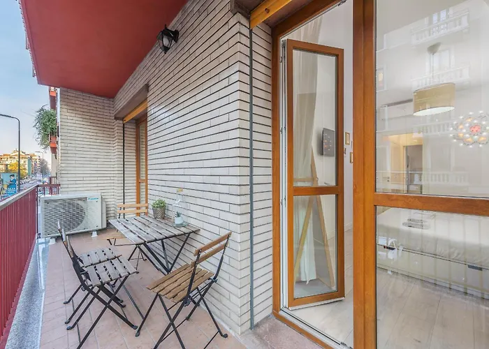 Apartment 4 Min To Metro - 8 Min To Lin Airport - Area *