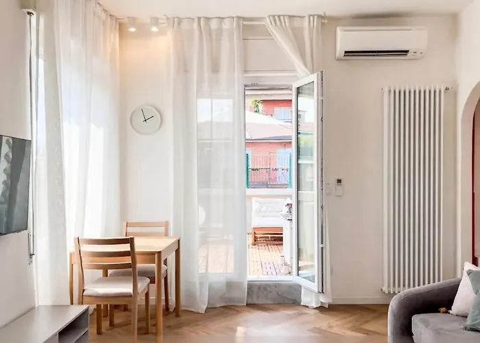 Daire Lovely One Bedroom Flat With Terrace In Via Sebino