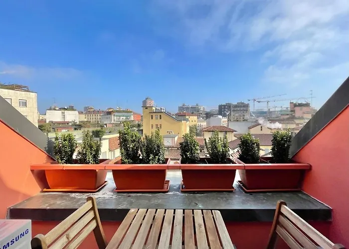 Cozy On An Upper Floor Near Missori And Vetra Metro Station - W3 *