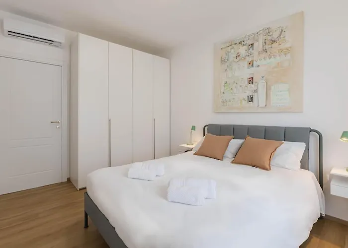 Апартаменты Wonderful In Design District - 2 Bedroom *