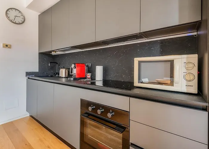 Апартаменты Porta Venezia Charme-2km From Centrale-15' Airport Милан