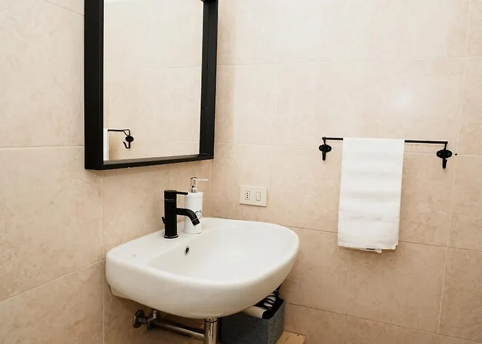 Casaportavenezia - 5 Min M1 And M3 * Milaan