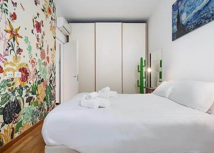 Apartment Holi California - Lovely With Metro Steps Away Milan