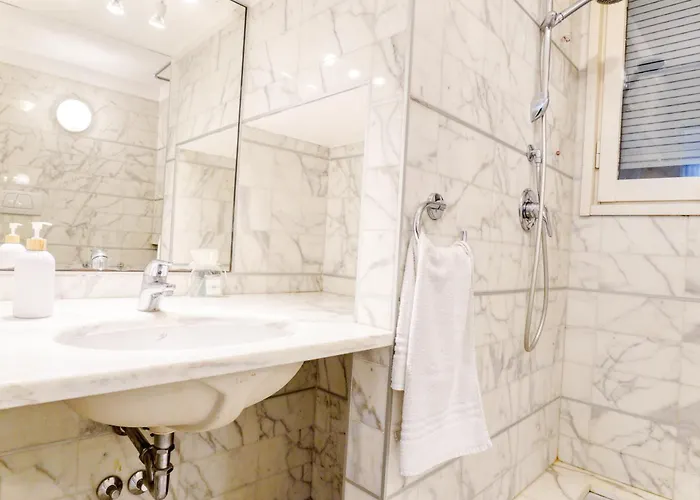 San Babila Elegant Duplex - Design District * Milano