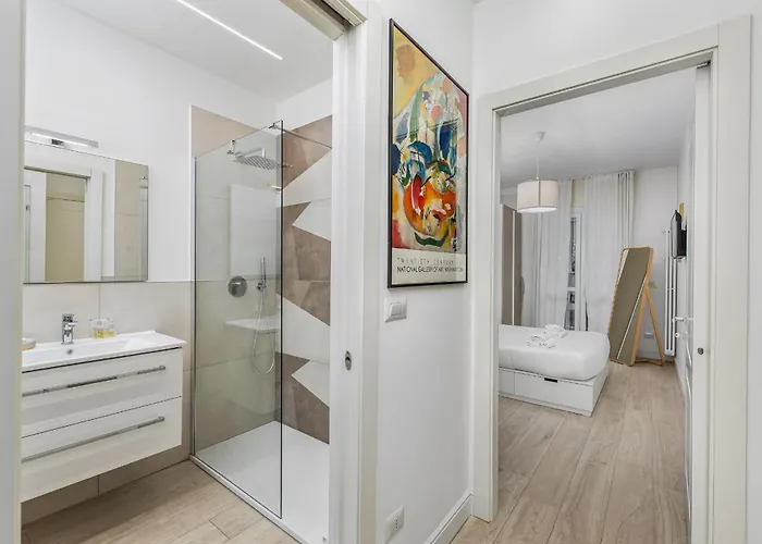 4 Min To Metro - 8 Min To Lin Airport - Area 아파트 *