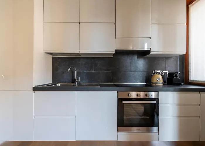 Fusetti Elegante Con Balcone In Zona Navigli Апартаменты