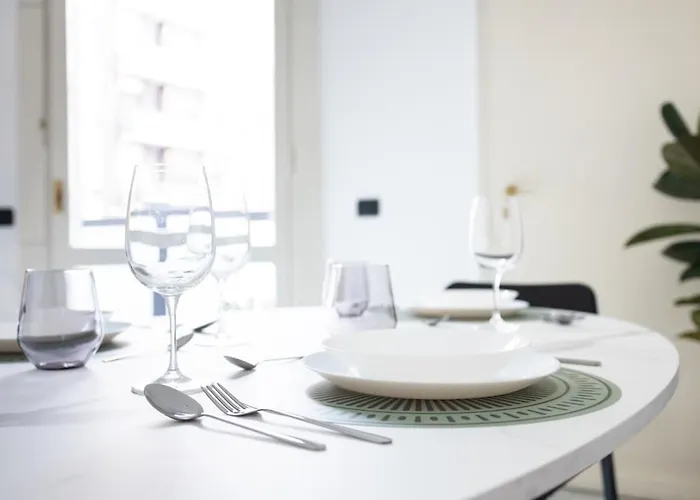 Duomo 7 Min - 3 Bedrooms, Terrace & Parking Apartment
