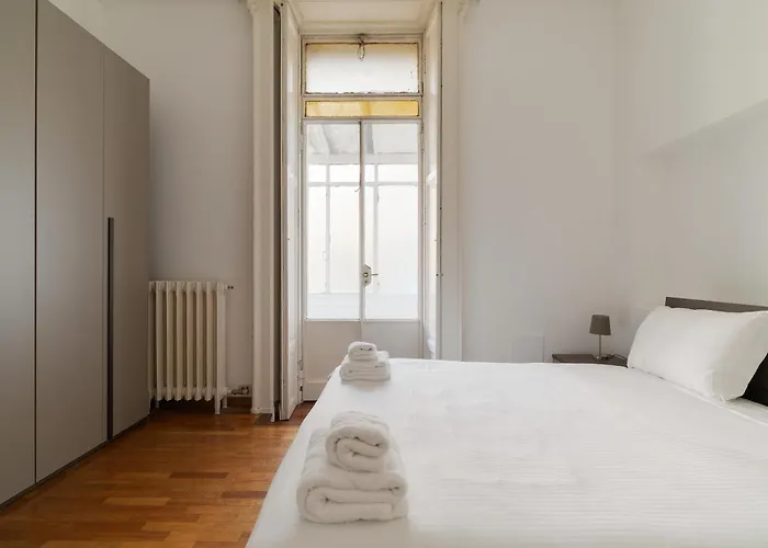 Guesthost - Modern Flat Near Darsena Apartamento *