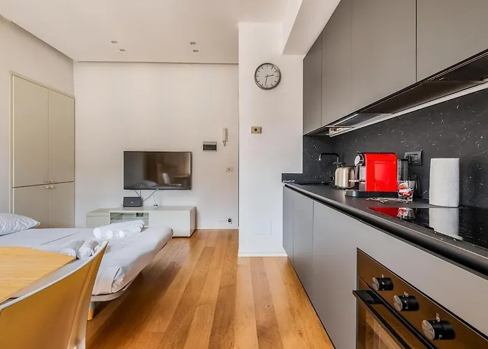 Porta Venezia Charme-2km From Centrale-15' Airport *