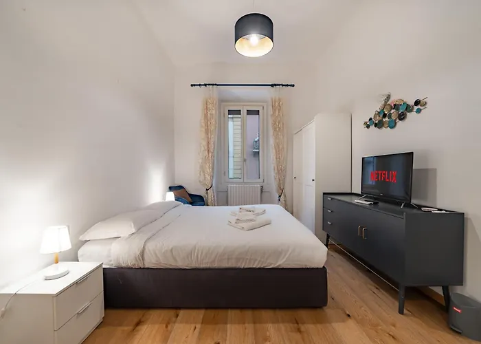 5 Walk From Porta Venezia Station, With 2 Bedrooms Apartment Milan