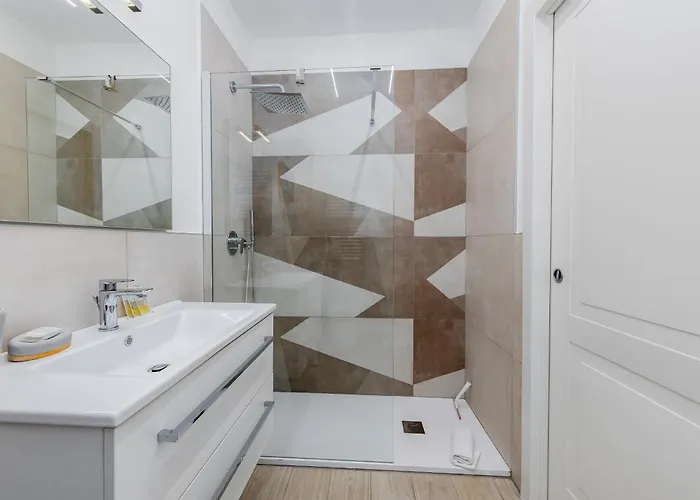 아파트 4 Min To Metro - 8 Min To Lin Airport - Area *