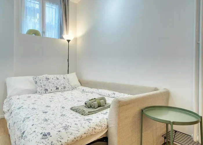 Lejlighed Stylish - M4 Frattini, 15 Mins To Duomo *