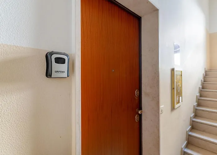 S&m Apartments- Urban Stripes 2 Bedrooms Near Underground M2 And Navigli * 밀라노