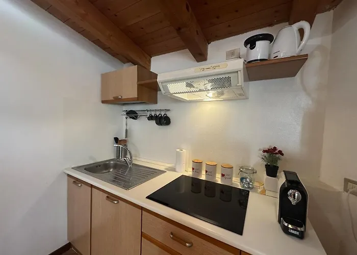 Acasadifranci Attico Con Dehor Privato, Wifi E Metro A 4 Min Da Piedi Apartman *