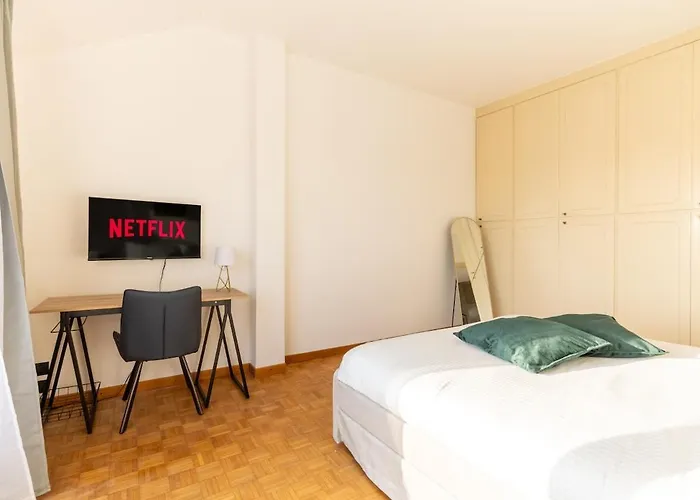 Duomo 7 Min - Panoramic Terrace & Two Bedrooms * Milão