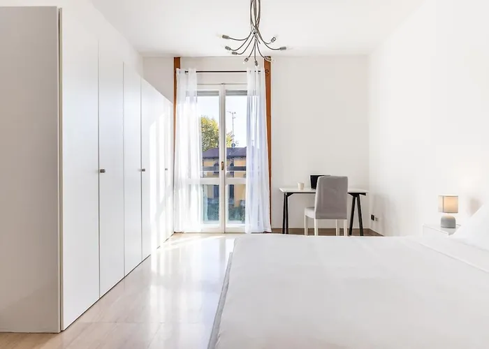アパート Duomo 7 Min - 3 Bedrooms, Terrace & Parking