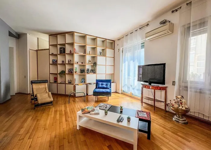 Free Private Parking 120 Mq Duomo 15 A Piedi * Milán