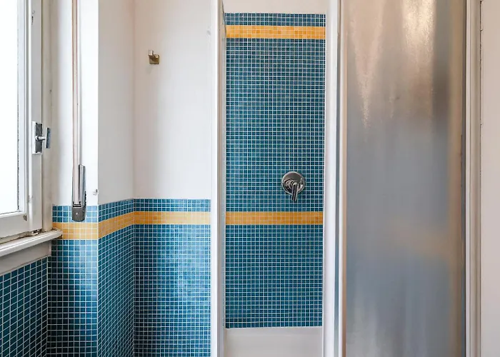 The Boutique - Spacious With Balcony - M3 Repubblica 2 Stops To Montenapoleone Duomo , 1 Stop To Station - Center * Milan