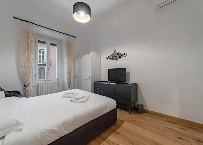 5 Walk From Porta Venezia Station, With 2 Bedrooms Milão