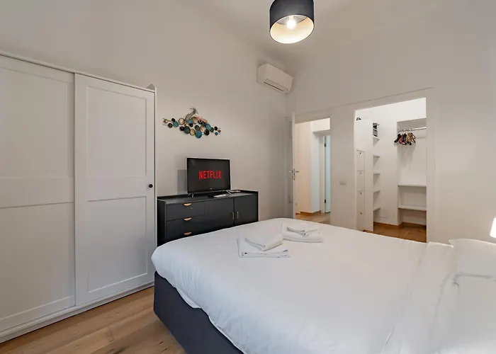 5 Walk From Porta Venezia Station, With 2 Bedrooms Milan