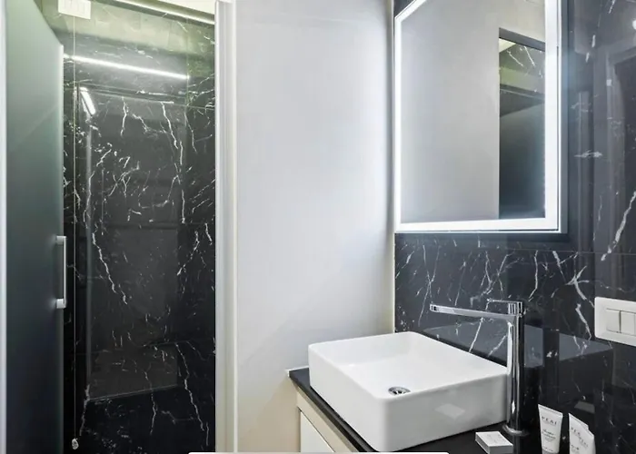 Giusti Two-bedroom Duplex - Arco Della Pace & Sempione Park - Sleeps 5 *