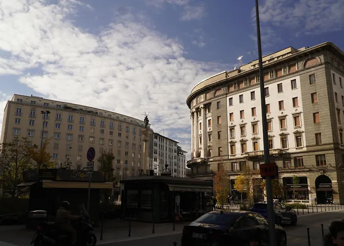 San Babila Elegant Duplex - Design District * Milano