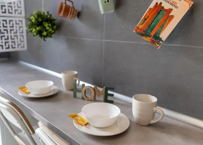 S&m Apartments- Urban Stripes 2 Bedrooms Near Underground M2 And Navigli * Milán