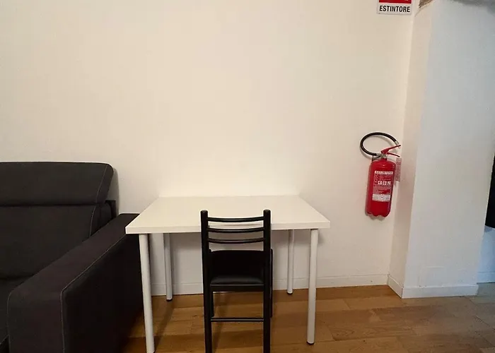 Modern In Milan, Isola Area