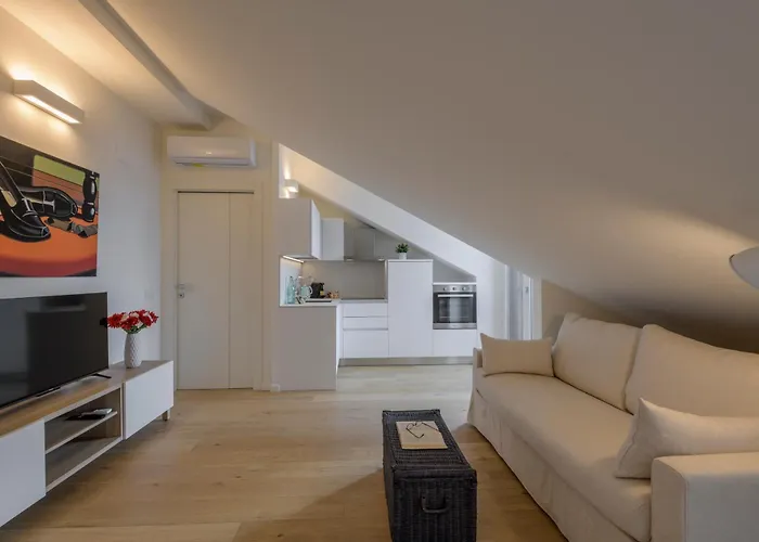 Novara, 6 - Attic With Style 公寓 *