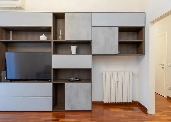 Gambara M1 - 15 Min To Duomo, Balcony, Ac&wifi شقة